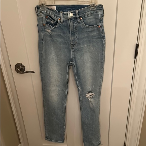 GAP Blue Ankle Cropped Jeans with Distressed Details - Picture 1 of 10